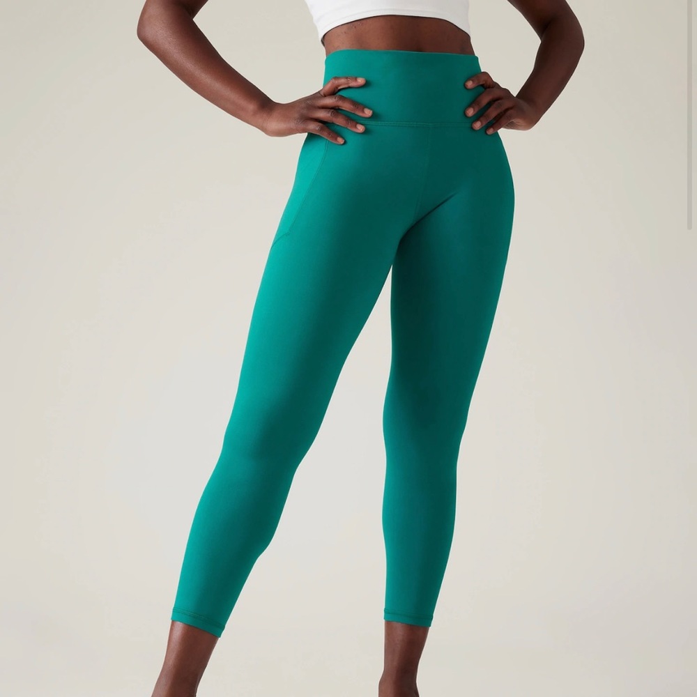 athleta salutation stash 7/8 tight leggings